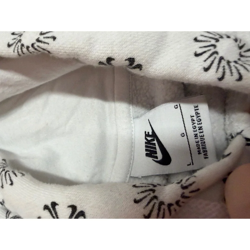 Nike Sportswear Men White Sunburst Crossbones All Over Print Hoodie Large‎